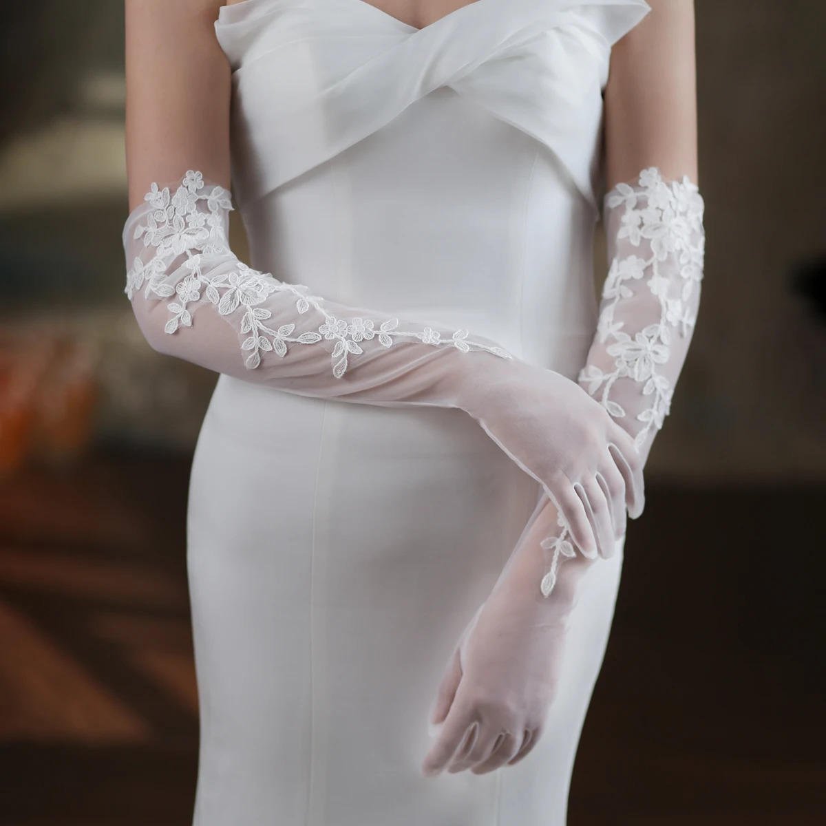 WG067 Exquisite White Lace Appliqued Wedding Bridal Handmade Gloves Soft Tulle Brides Bridesmaid Long Prom Pageant Gloves 250722