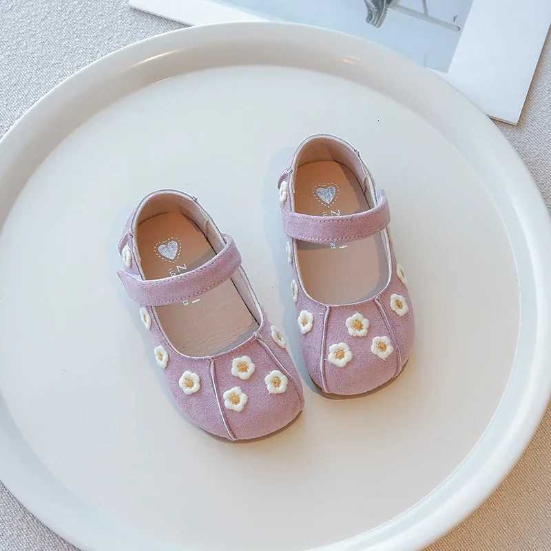 2025 New Girls Leather Shoes Elegant Fashion Kids Princess Shoes Soft Sole Non-slip Children Flats Embroidered Flowers Sweet XJ250724
