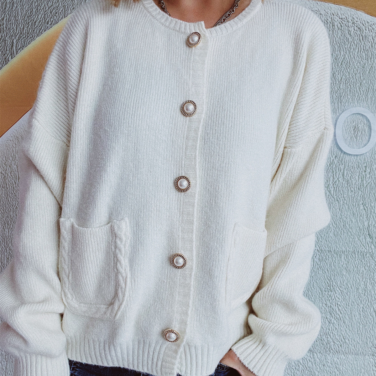 Free shipping designer sweater for women Fashionable sweater breathable and comfortable loose fitting pullover knit base sweater