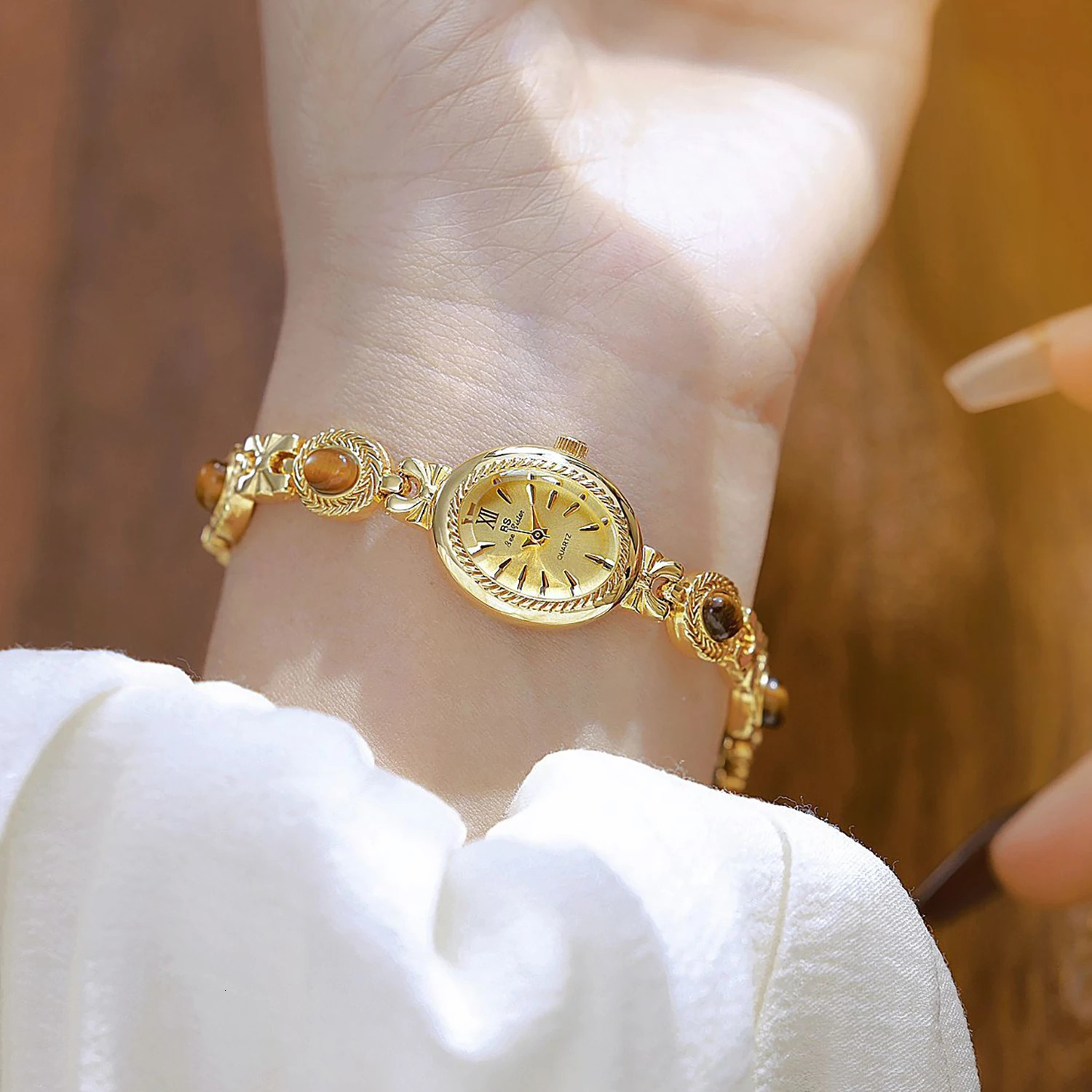 Elegant Watches For Women Gold Bracelet Amber Jewelry Quartz Oval Wristwatch Fashion Retro Original Ladies Watch 250723
