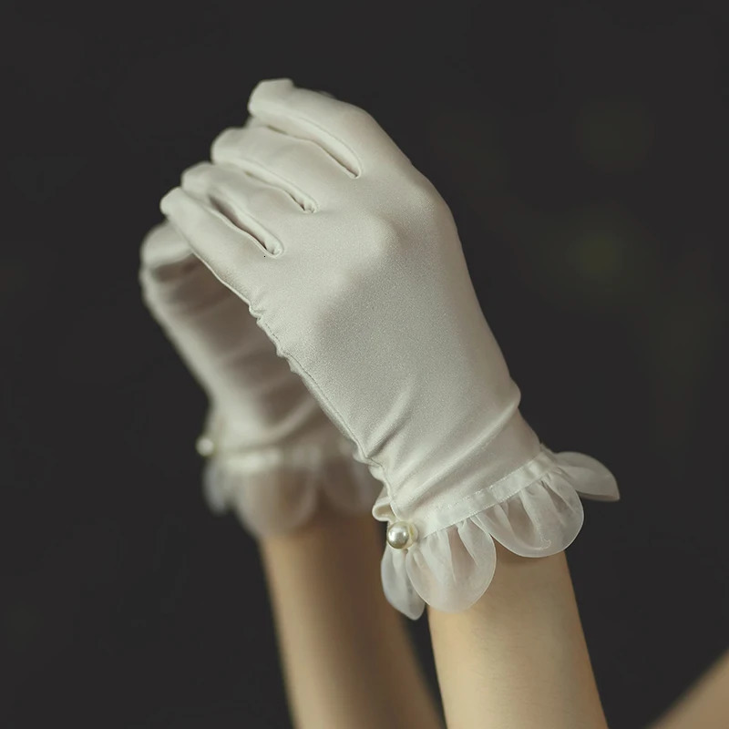 WG024 Elegant White Satin / Tulle Wrist Short Wedding Bridal Gloves Ruffle Edge Finger Bridesmaid Handmade Handschuh 250722