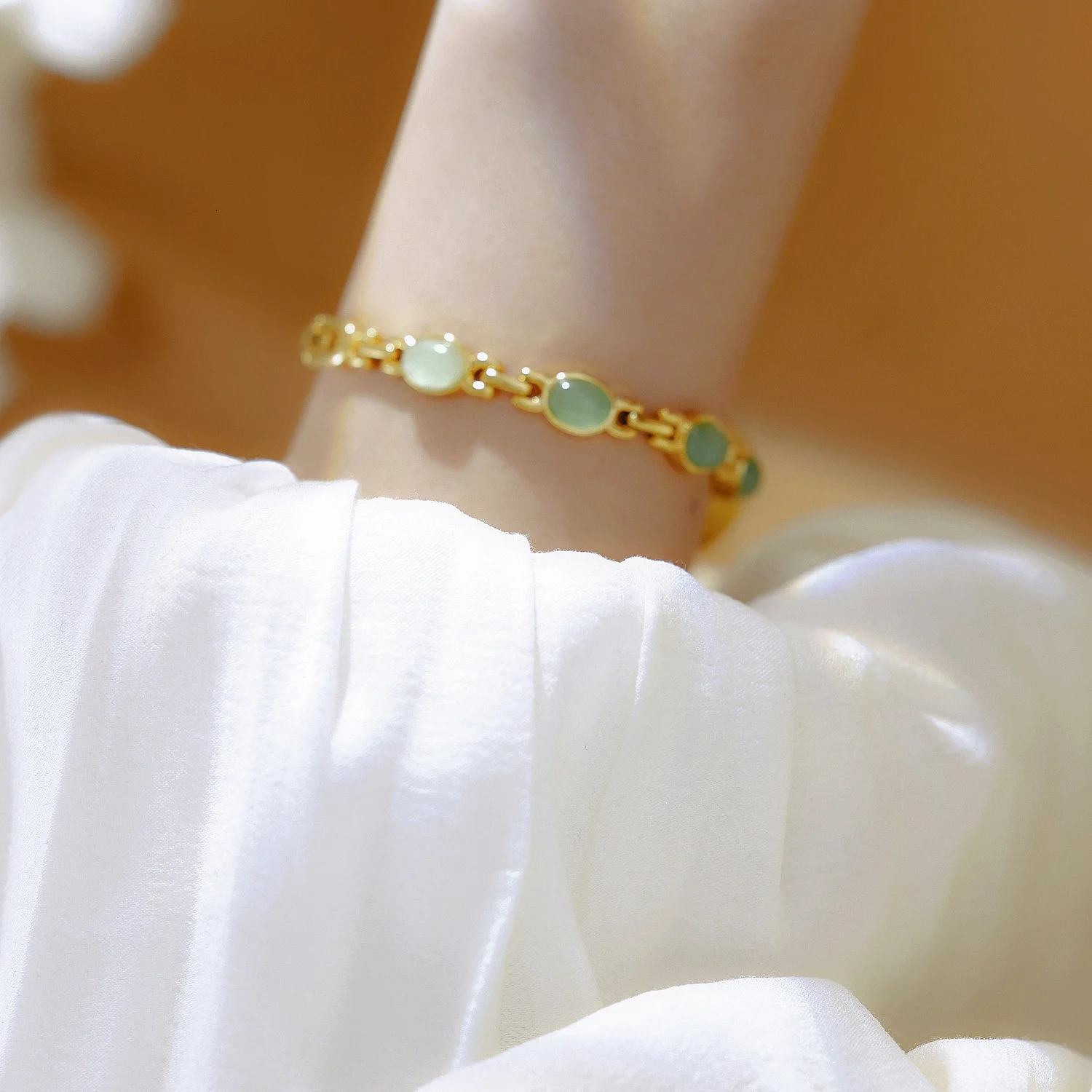Women quartz Watch Retro Natural Dongling Stone an Jade Waterproof Ladies Advanced Chain Wristwatches gift 250723