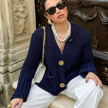 TRAFZA Women's Solid Color Single-Breasted Double-Pocket Short Thick Knit Cardigan Jacket Top B5