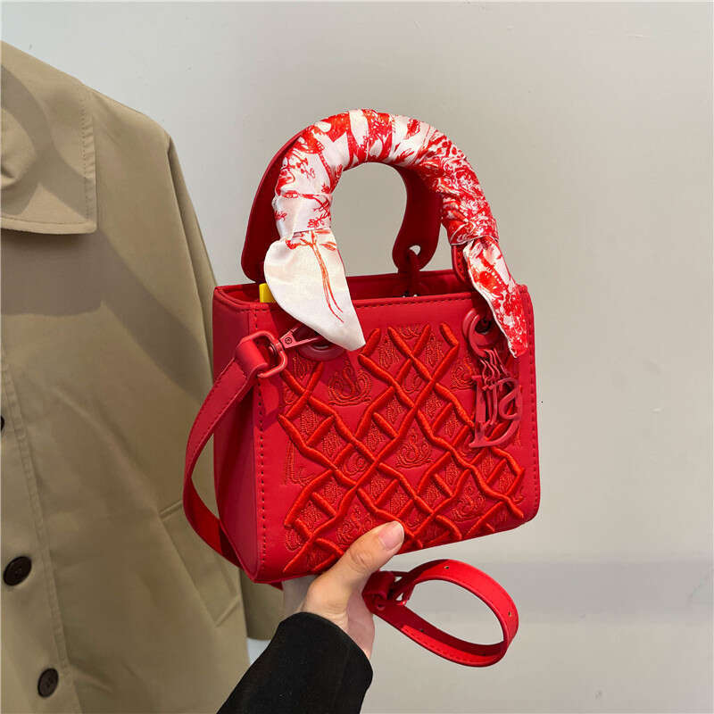 High-End Luxury for Women 2025 New Style Elegant Versatile Heavy Embroidery Princess Diana Crossbody Handbag Small Square Bag