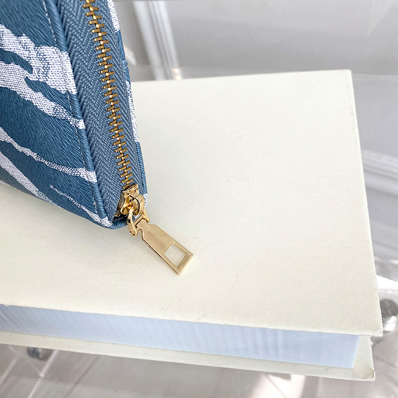 Free Shipping 2025 Designer Bag Summer Fashion Leopard Print Wallet European And American Style Card Holder Small Wallet Handbag Small Square Bag Fash