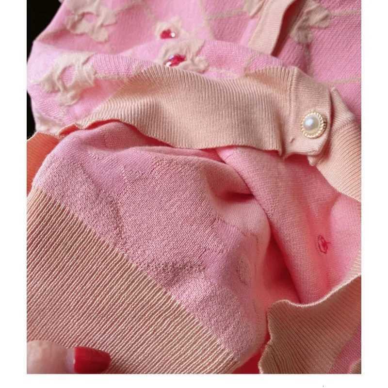Knitted Cardigan Jacket Women Summer Ice Silk Knit T-shirt Short Sleeve Tops Thin Designed Slim V-neck T-shirt Floral Embroidery X250724