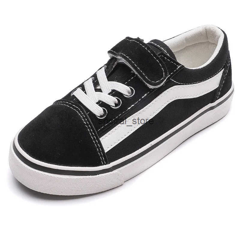 Children Canvas Shoes Soft Bottom Non-slip Board Shoes Boys and Girls Four Seasons Black and White with Velcro Canvas Shoes Q250724