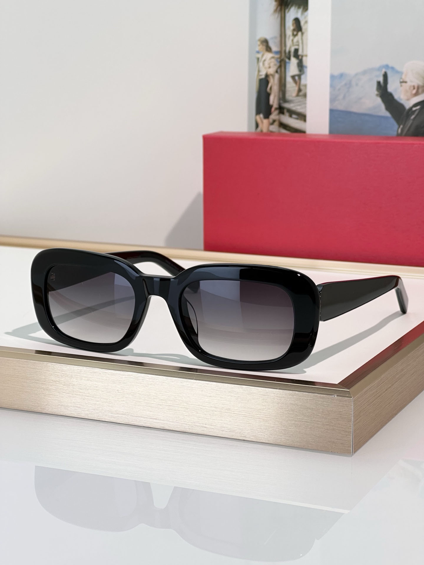 Luxury Designers Womens Sunglasses For Women Men Sun Glasses Mens Designer SLM130 Fashion Style Protects Eyes Random Box