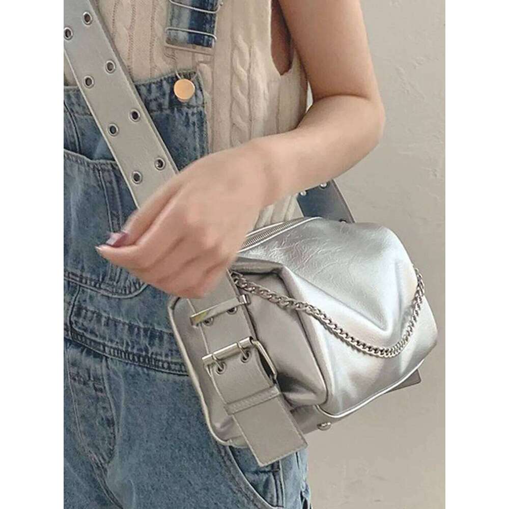 Y2k Grunge Sier Women Trend Leather Design Pillow Handbags Ladies Haruku Large Capacity Messenger Bag