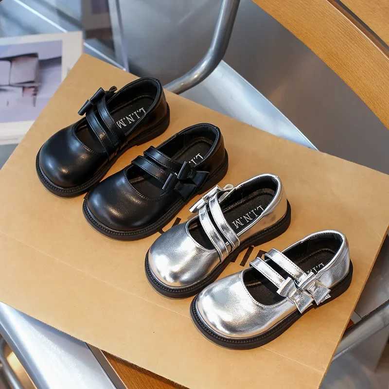 New Childrens Leather Shoes Sweet Princess Shoes for Girls Fashion Side Bowknot Kids Casual Silver Flat Shoes Simple Versatile XJ250724