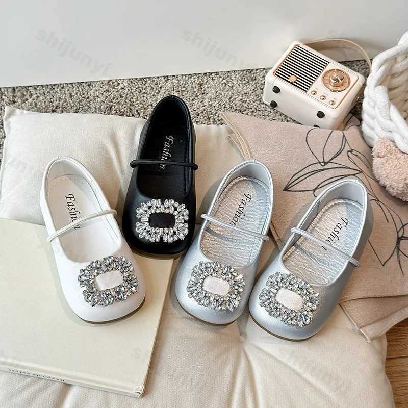 Girls PU Leather Shoes Non-slip Soft Sole Kids Princess Shoes Luxury Rhinestone Elegant Childrens Flats Ballet Shoes Wedding XJ250724