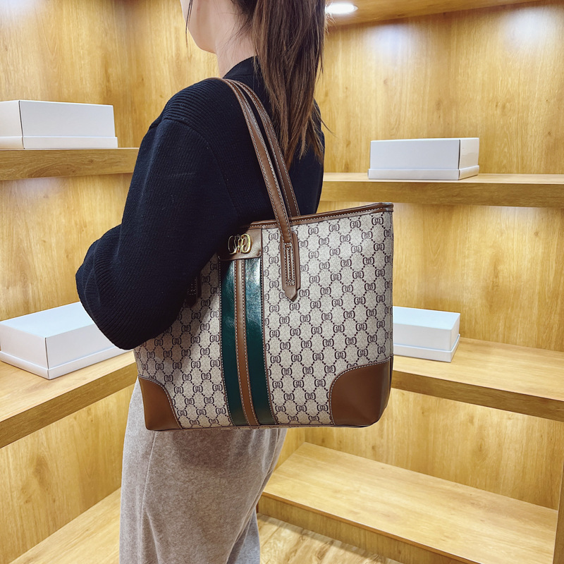 free shipping Large capacity fashion bag Tote bag It convenient for mom to take their children out Printed single shoulder handbag versatile and hig-h