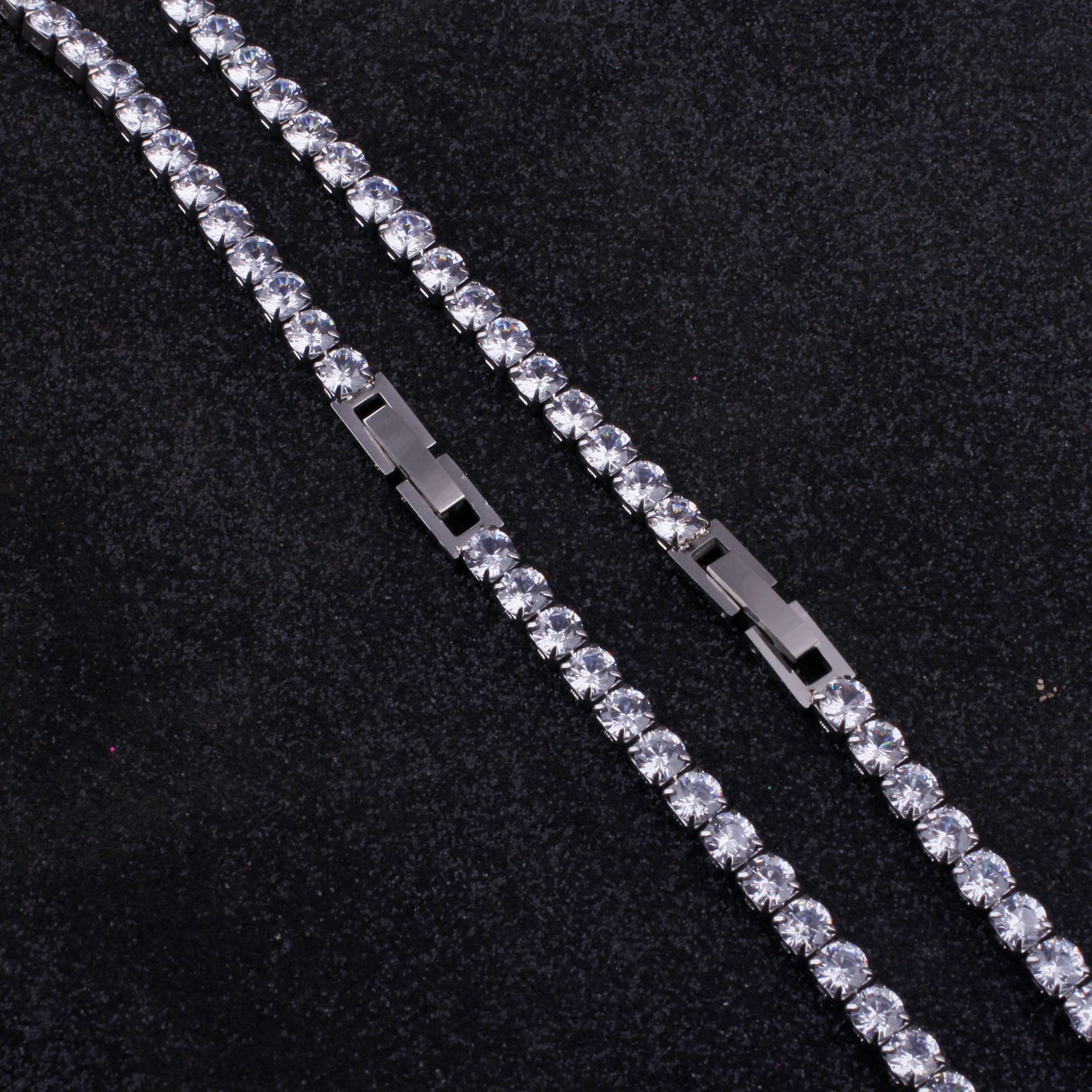 Unisex Elegance: Dazzling Zircon Tennis Necklace for Couples