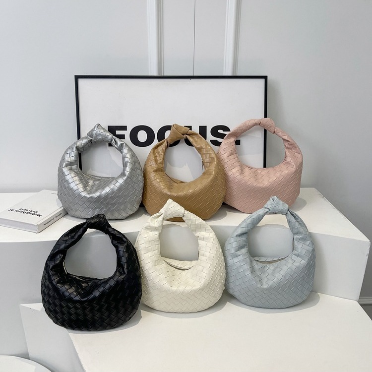 Free Shipping Designer Luxury Fashion Texture Women's Woven Bag Casual Vacation Handbag New Single Shoulder Armpit Bag Beach Bag