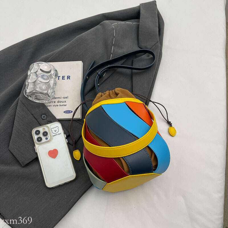 Women's Niche Design Rainbow Bucket Bag 2025 New Fashionable Stylish Versatile Patchwork Geometric Handbag