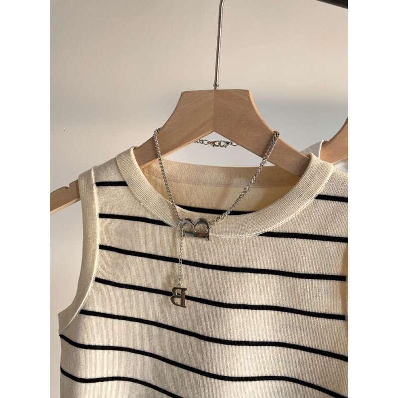sxzy Knitted Short Striped Vest for Women Summer Inner Chain Design Sense Niche Outer Wear Sleeveless Hot Girl Top Ins