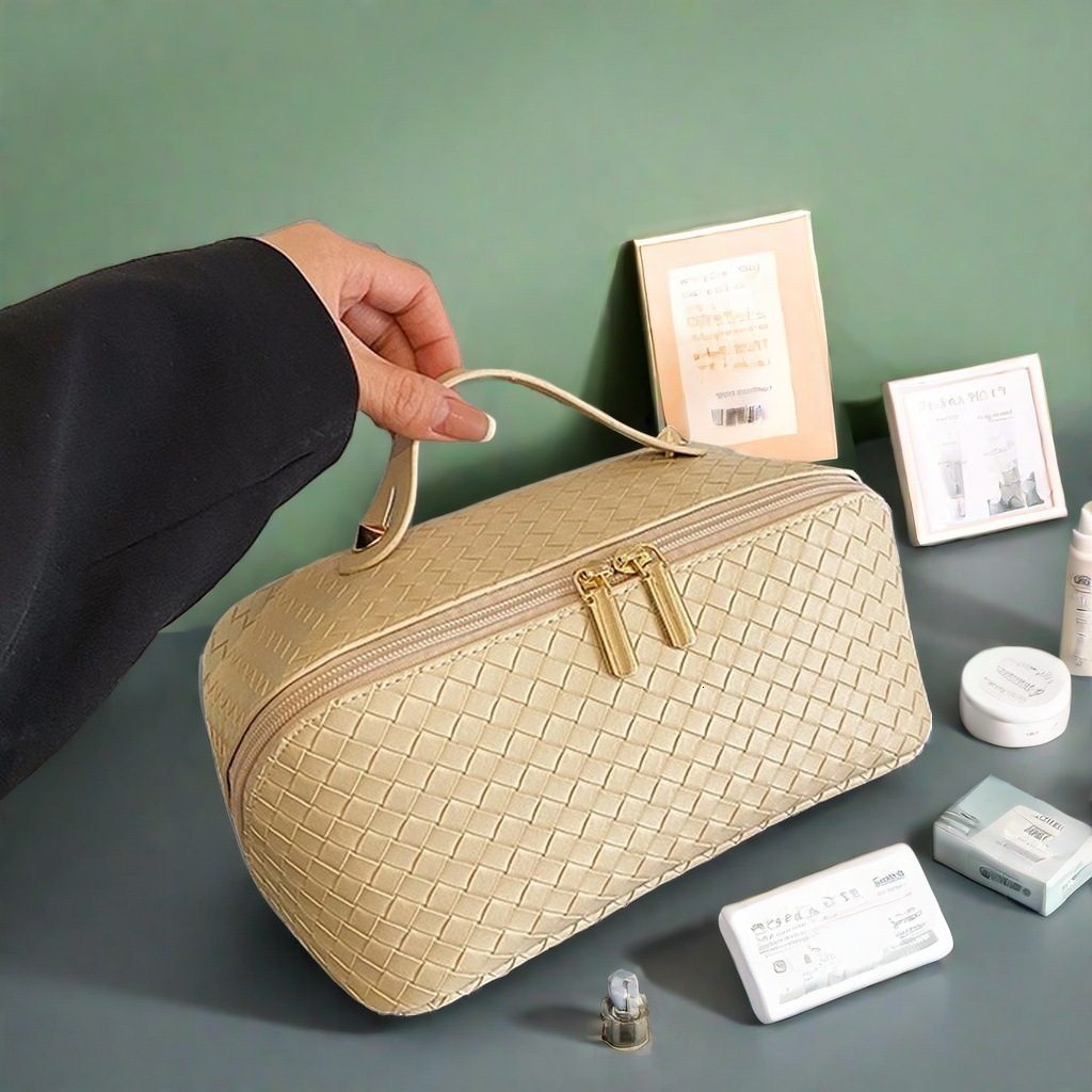 Designer Bag New Woven Pattern Makeup Luxury Bag Bag For Women, Large Capacity, Portable, High-end Feel, Super Popular Travel Makeup And Toiletries Or