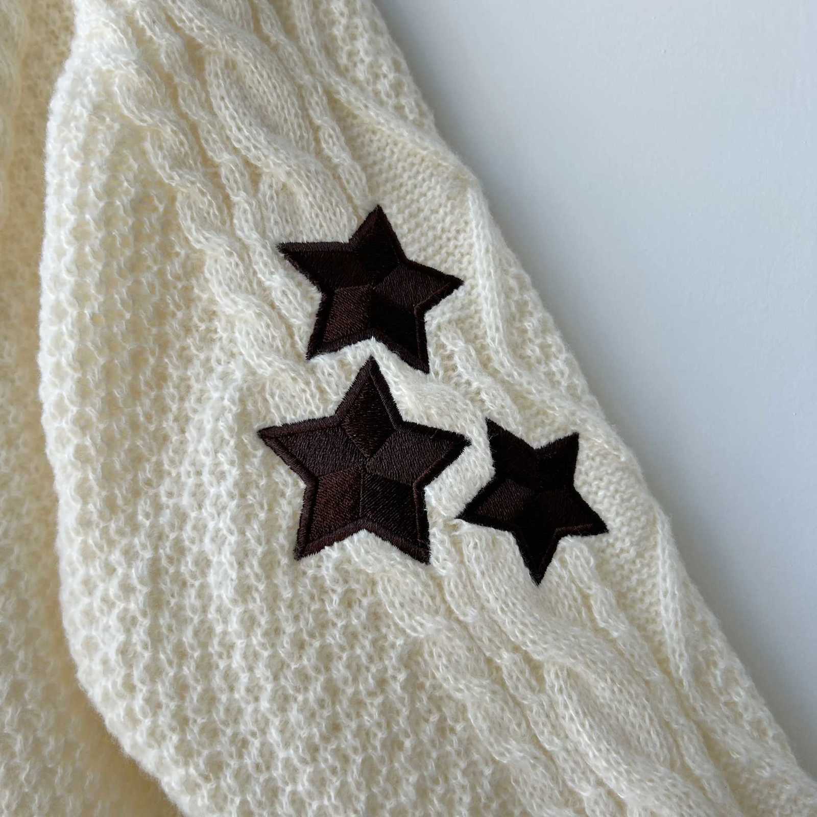 Women Beige Star Embroidered Knitted Cardigan Winter Holiday Cardigans Women V-neck Y2K Sweaters Outfit Female Vintage Tops X250724
