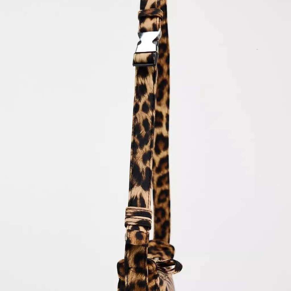 Leather Bag Bucket Bag Tote Bag Animal Leopard Print Crossbody For Women New Handheld Shoulder Underarm Bag Lightweight