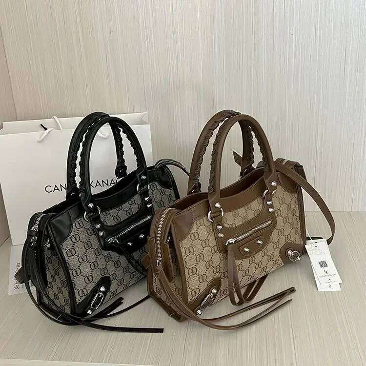 spring new general-purpose women's large fabric/coated woven mobile phone soft handle youth locomotive bag full