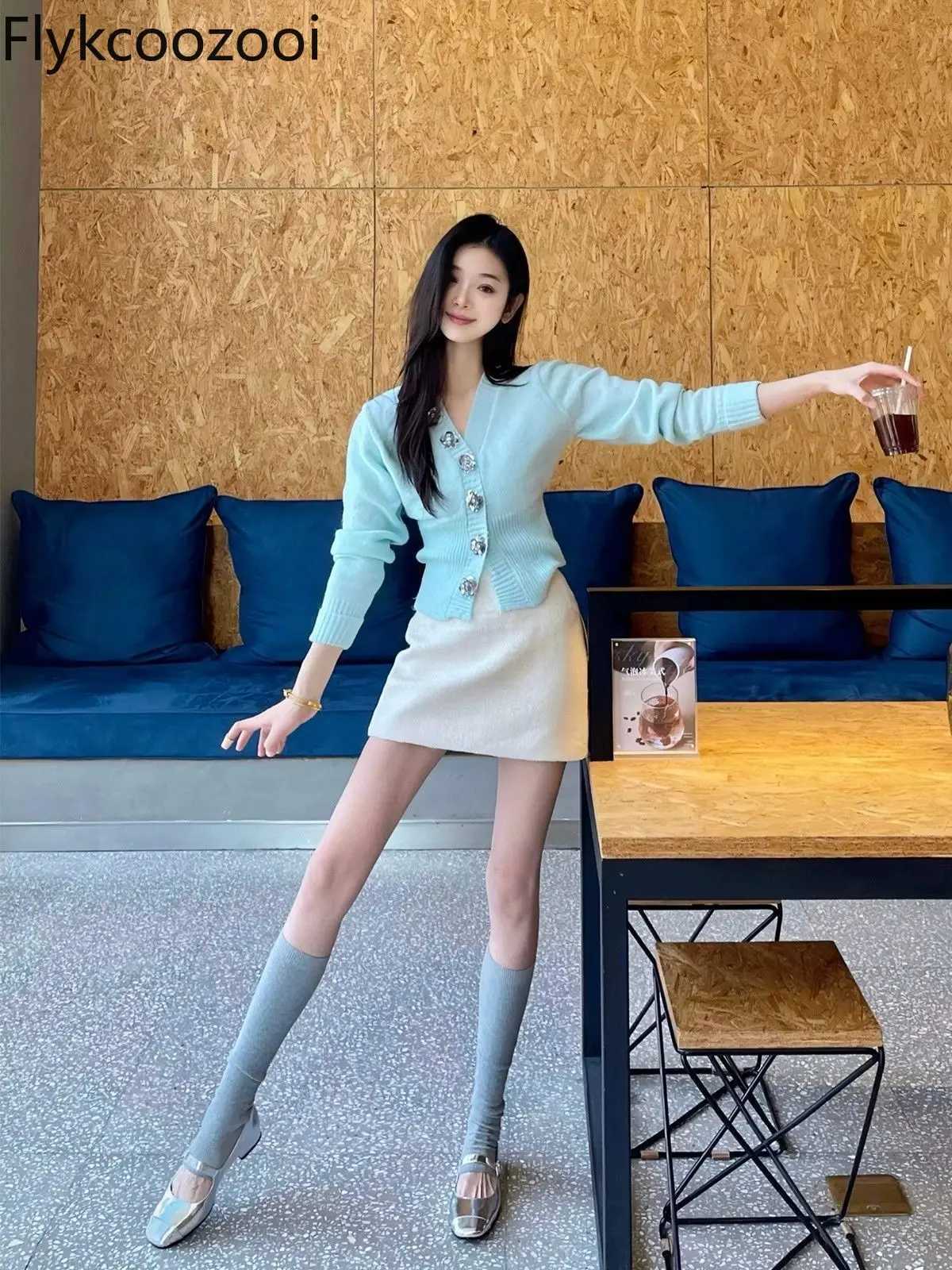 2024 Spring New Mint Green Waist Slimming Rose Decoration Buckle Exquisite Knitted Top Regular Fit Cardigan for Women X250724