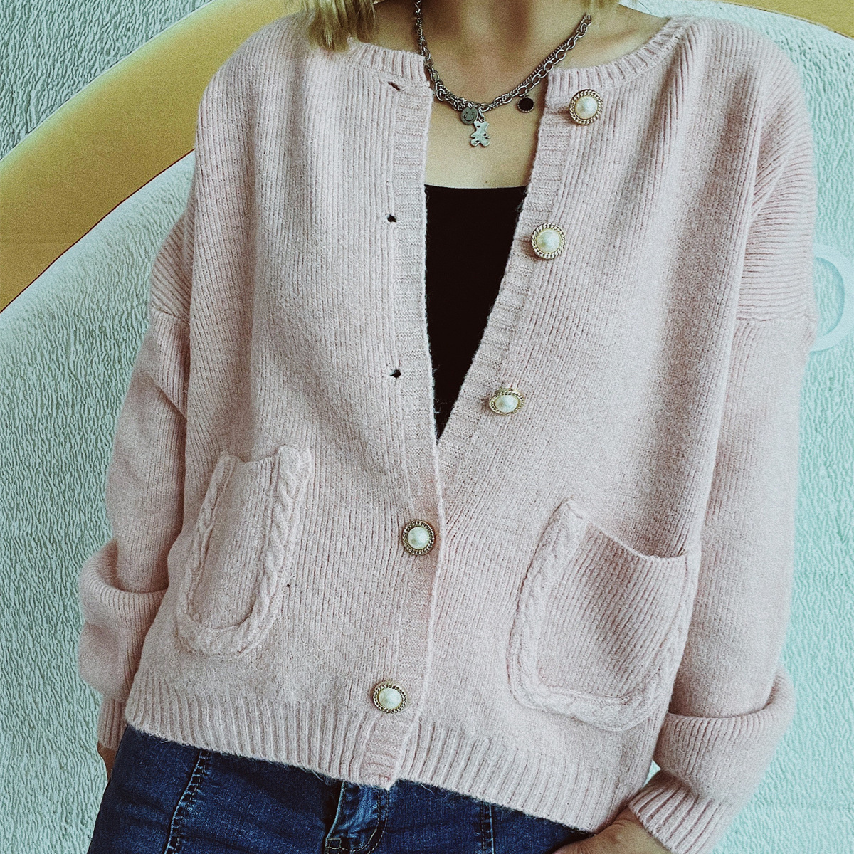 Free shipping designer sweater for women Fashionable sweater breathable and comfortable loose fitting pullover knit base sweater