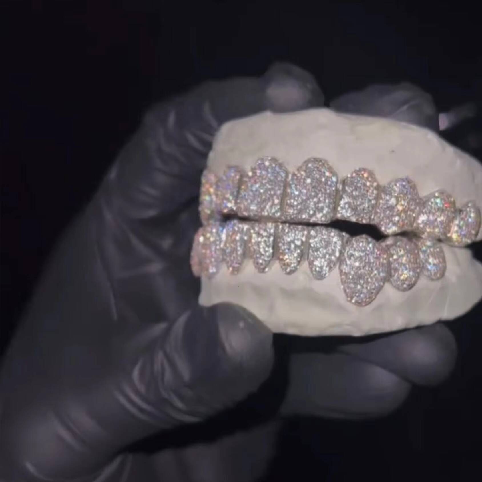 Custom 10k 14k Yellow Rose White Gold Silver Moissanite VVS Diamond Simulated Full Bustdown Zig Zag Honey Comb Grillz