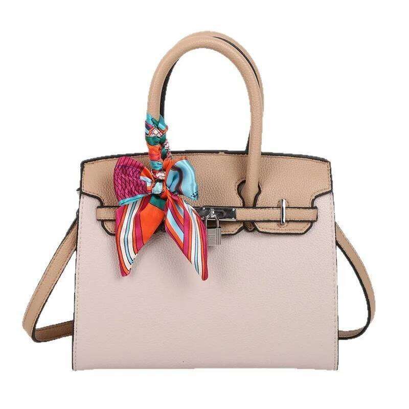 Women's Vintage Shoulder Bag - Oversized Messenger Purse, Fashionable Retro Design & Unique Color Blend