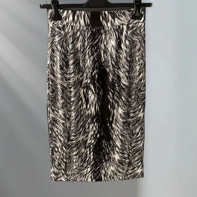 Ladies Silk Blend Leopard Print Skirt Classic Designer High Waist Pencil Skirt Simple Luxury Mid-Calf Length Y2K Animalier Style Clothing S0755