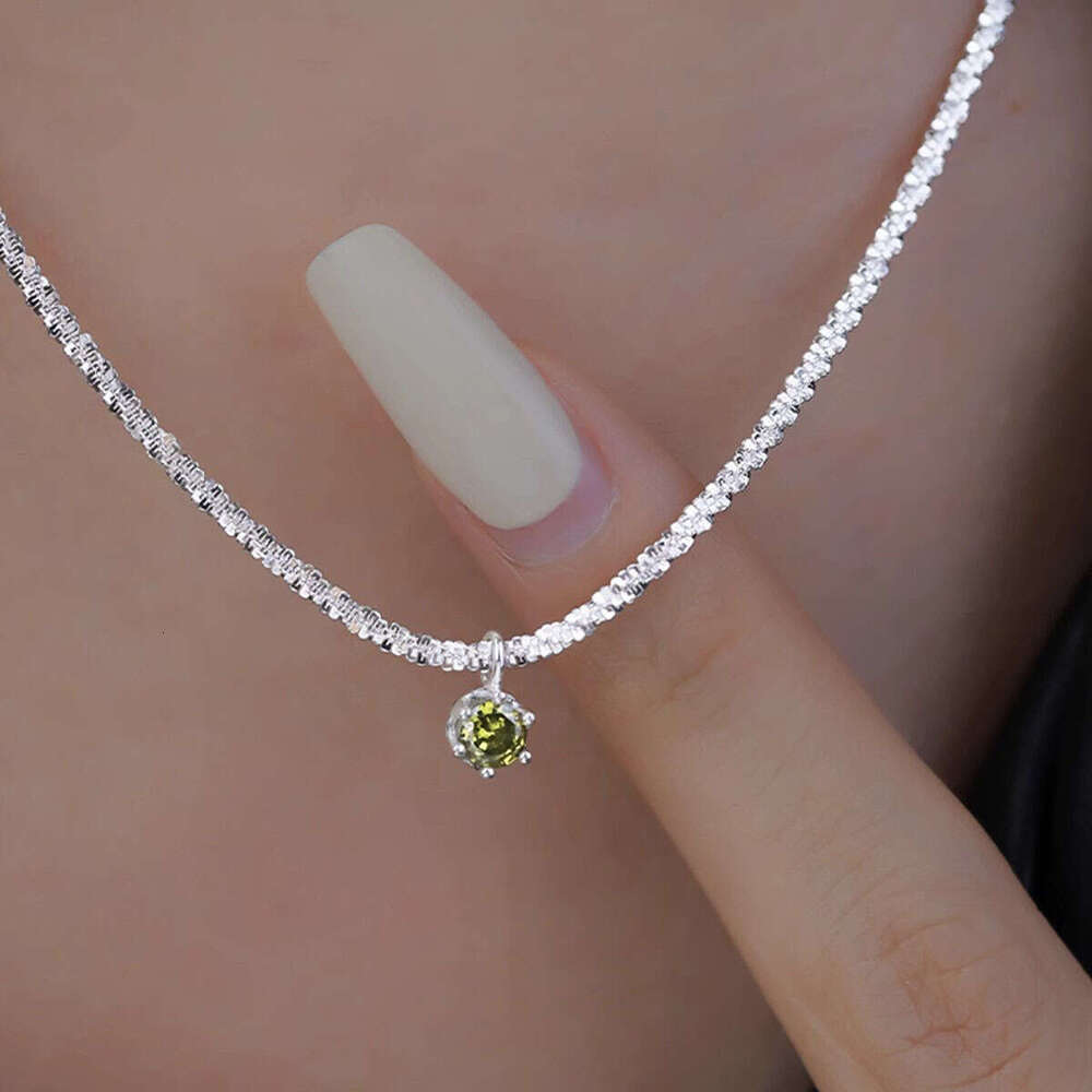 Pendant Necklaces for Women Silver plated Cubic Zirconia Chic Olive Green Diamond Necklace Trendy Elegant Choker Necklace with Shimmering Effect