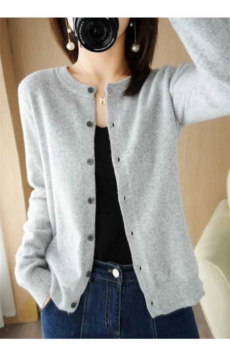2024 Spring and Autumn New Female O-Neck Knitted Cardigan Short Coat Sweater Simple and Versatile Fashion Small Cardigan Outerwear X250724