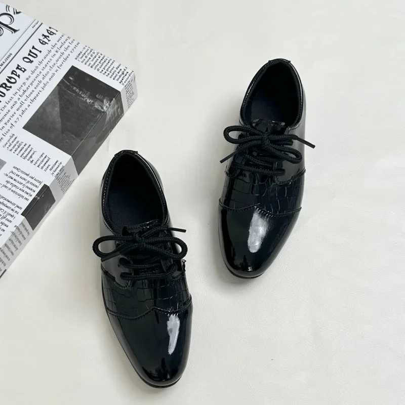 Fashion Boys Leather Shoes Black Pointed Toe Kids New Low-heeled Shoes for Party Wedding Casual Childrens School Formal Flats XJ250724
