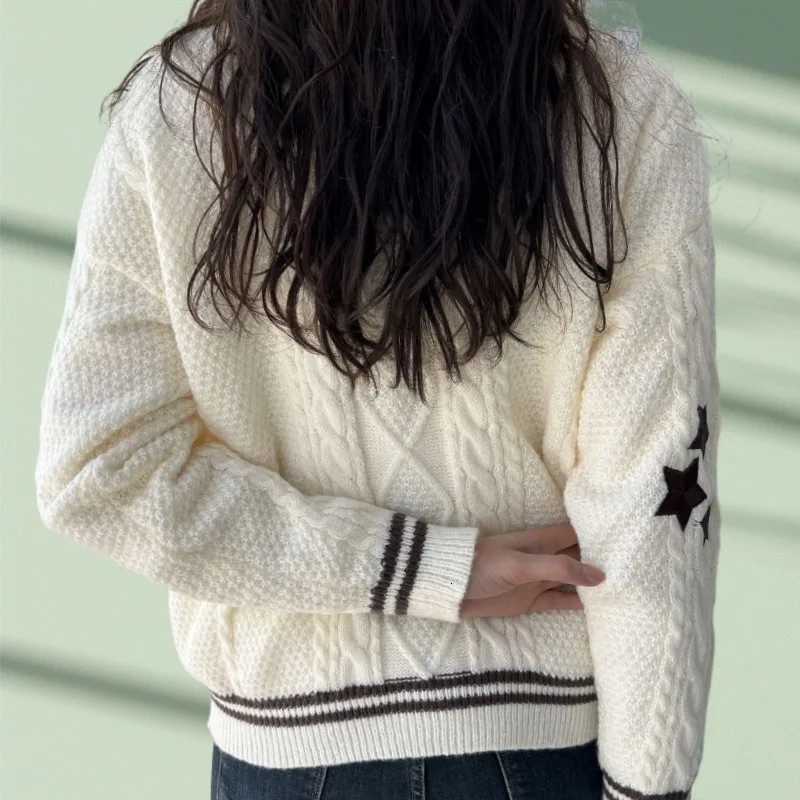 Women Beige Star Embroidered Knitted Cardigan Winter Holiday Cardigans Women V-neck Y2K Sweaters Outfit Female Vintage Tops X250724