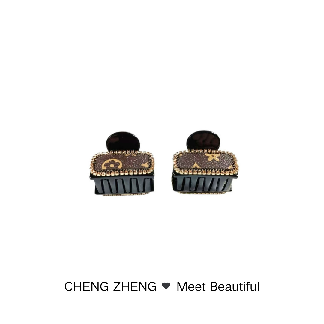 Classic Designer square Barrettes High Quality Letter Hair Clamp Womens Gold Hair Clips Leather Spring Clip Wedding Festival Girl Hairpins Headdress g
