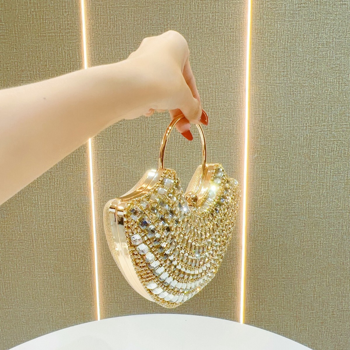 Top brand high-quality new free designer bag women's new evening dress banquet handheld handbag diamond inlaid bag new free designer bag