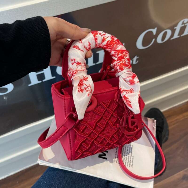 Small Handheld Princess Diana 2025 New High-end Fashion Heavy Embroidery Scarf Single Shoulder Crossbody Bag for Women
