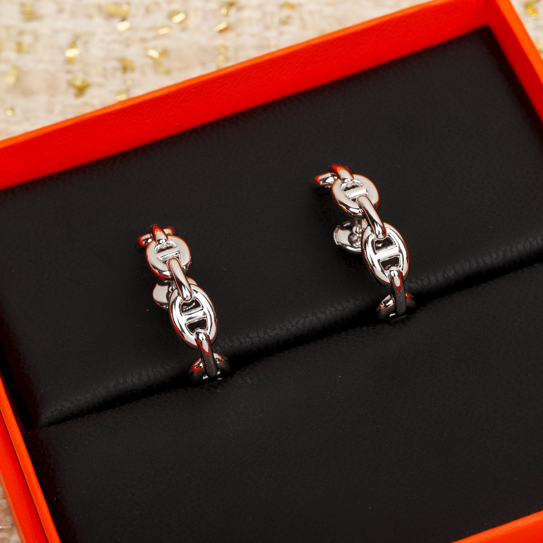 2025 S925 silver Luxury quality charm stud earring with oval shape in silver plated have stamp box PS3325A