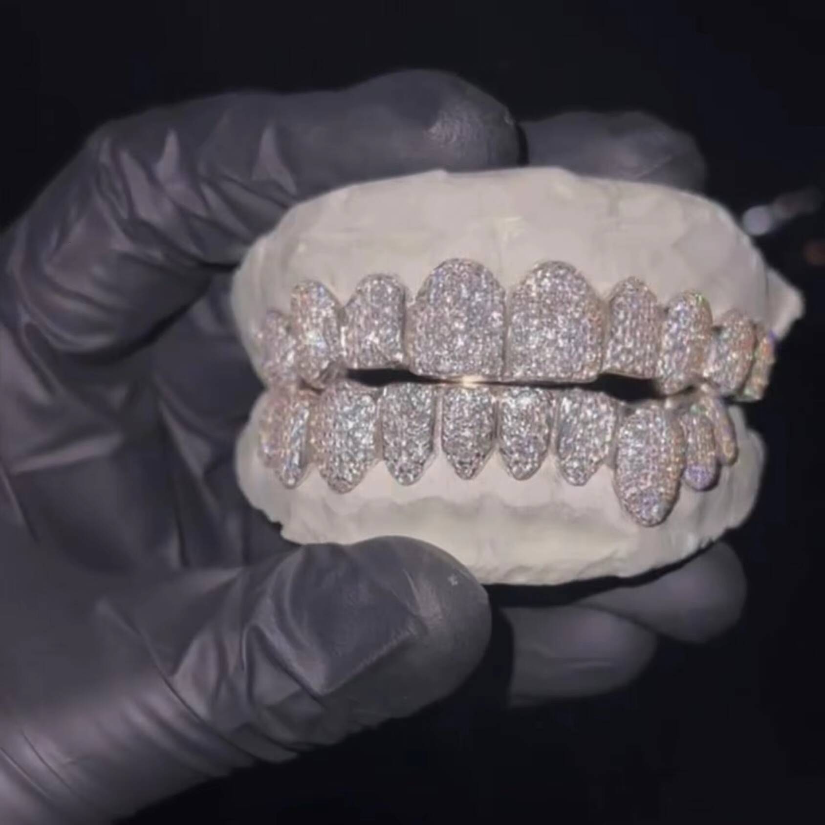 Custom 10k 14k Yellow Rose White Gold Silver Moissanite VVS Diamond Simulated Full Bustdown Zig Zag Honey Comb Grillz