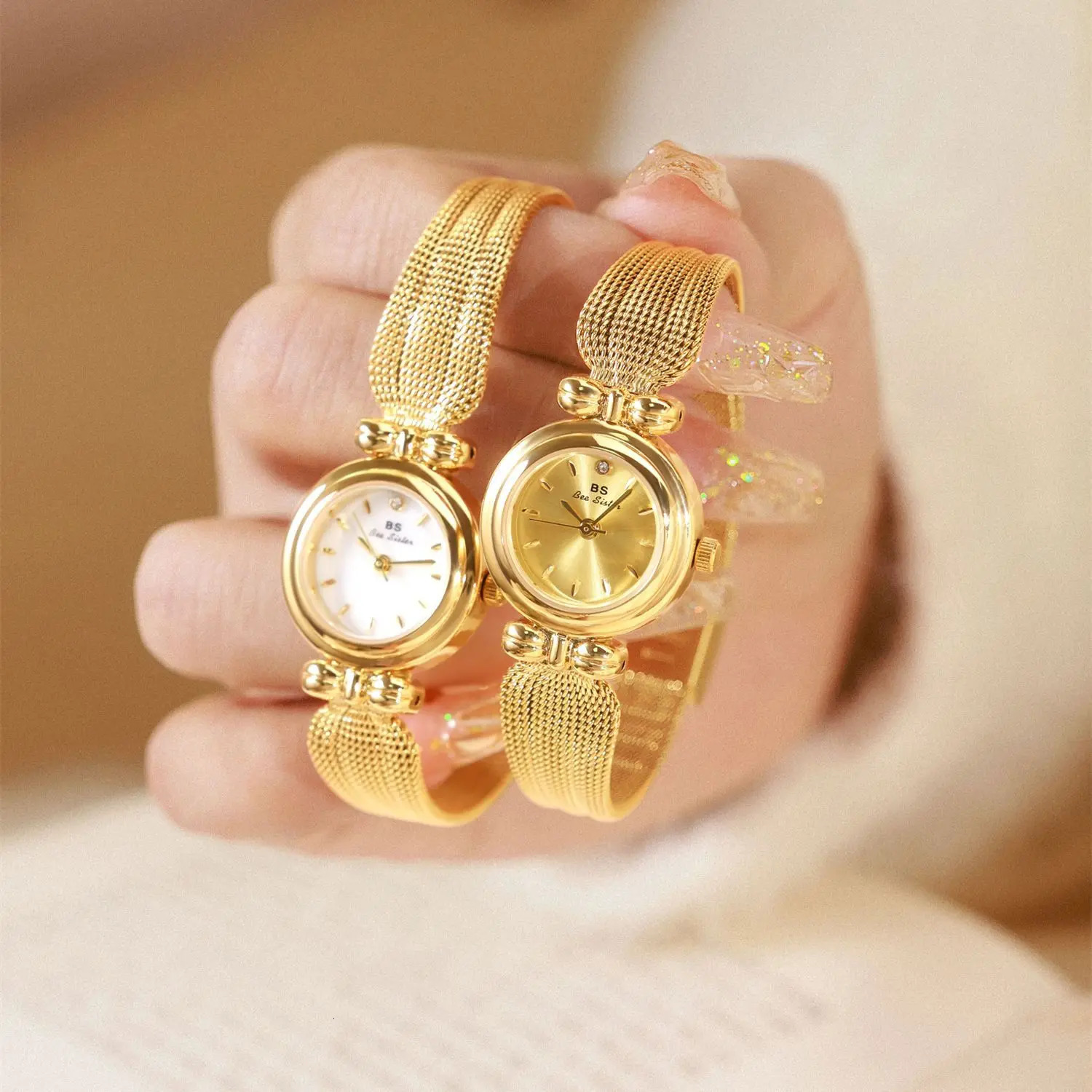 UTHAI Women Light Gold Jewelry Bracelet WatchesTemperament Waterproof Ladies Fashion Quartz Clock Wristwatches Gift 250723