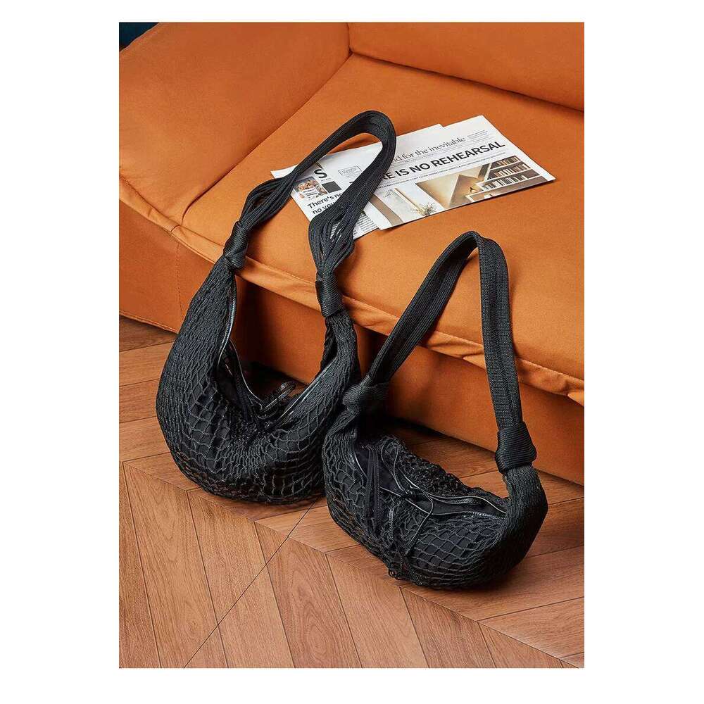 Versatile Color Blocking Fishing Woven Women's Spicy Niche Fashion 2025 Runway Design Horn Net Bag Weaving
