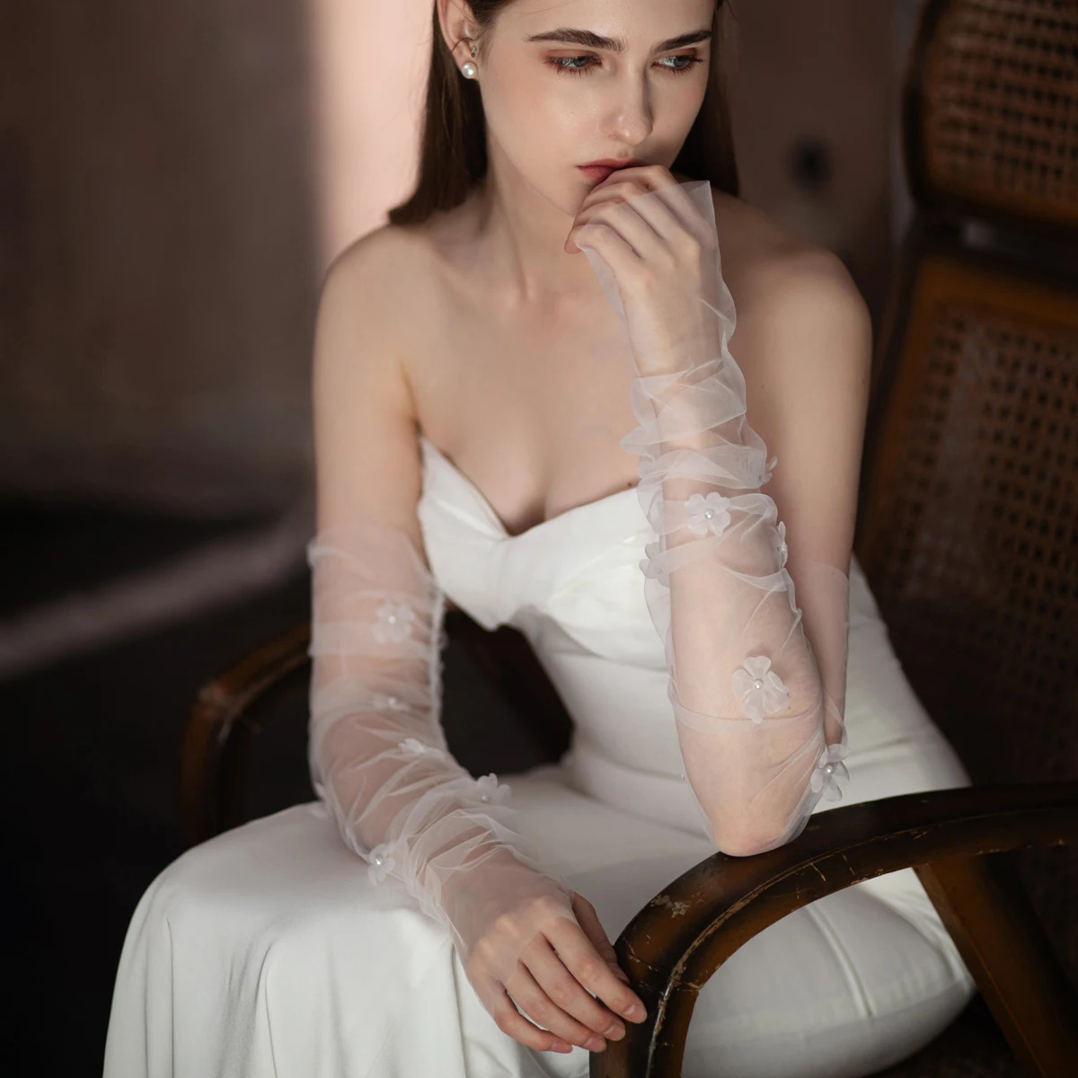 WG100 Elegant Wedding Bridal Gloves Soft Tulle Beading Yarn Flowers Long Fingerless Brides Bridesmaid Prom Pageant Cuff 250722
