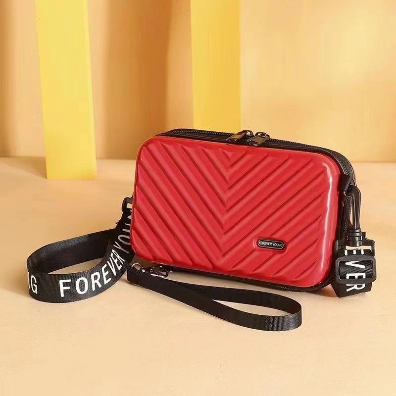 Free Shipping Designer Luxury New Trendy Hard Shell V Pattern Fashion Mini Storage Bag Single Shoulder Crossbody Travel Multifunctional Women's M