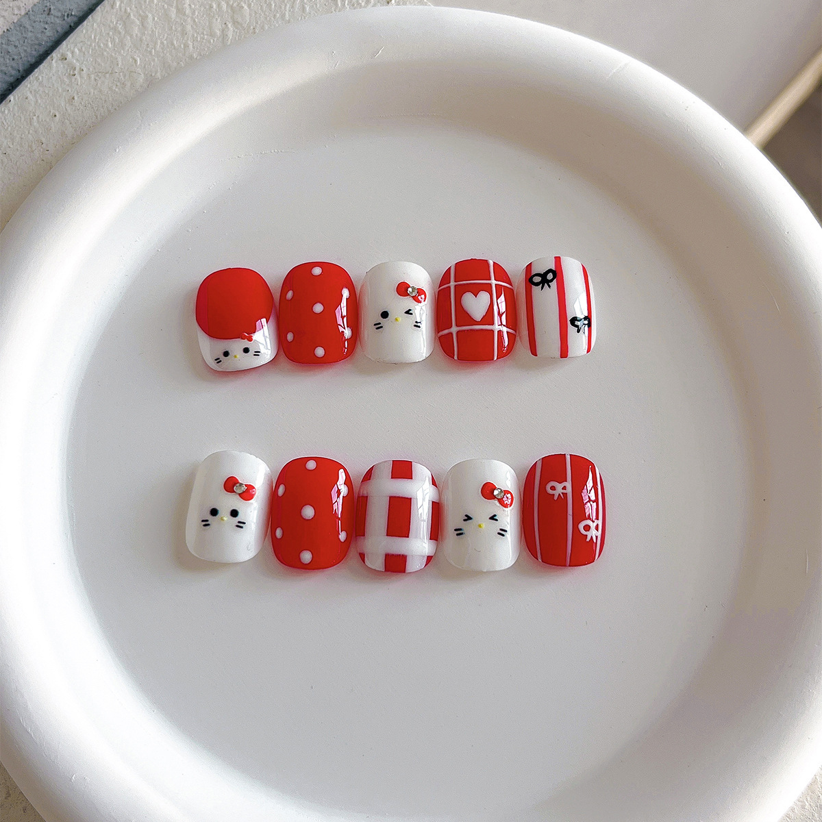 3D Simple hello Kitty Nail Sticker Decal Adhesive Slider Decoration Nail Stickers for Gel Press On Nails - Self-Adhesive Minimalist Ribbon Nail Art De