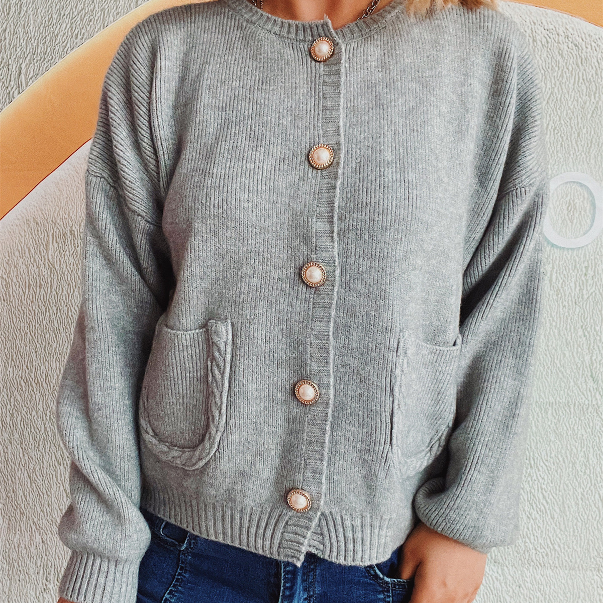 Free shipping designer sweater for women Fashionable sweater breathable and comfortable loose fitting pullover knit base sweater