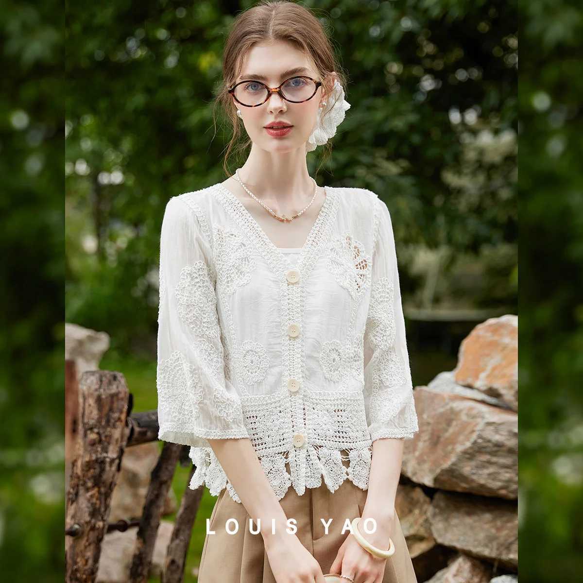 Louis Yao Vintage Lace Jacket 2025 Womens Cardigan V-neck Hollow Embroidery Design Sense Summer Lightweight Cardigan X250724