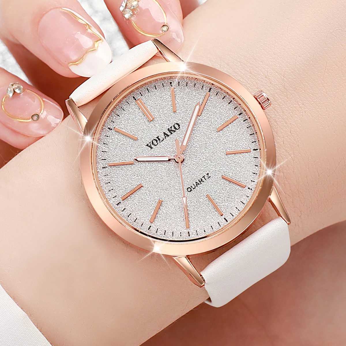 4PCS/Set Women Watches Fashion Starry Dial Leather Band Quartz Watch (Without Box) W250724