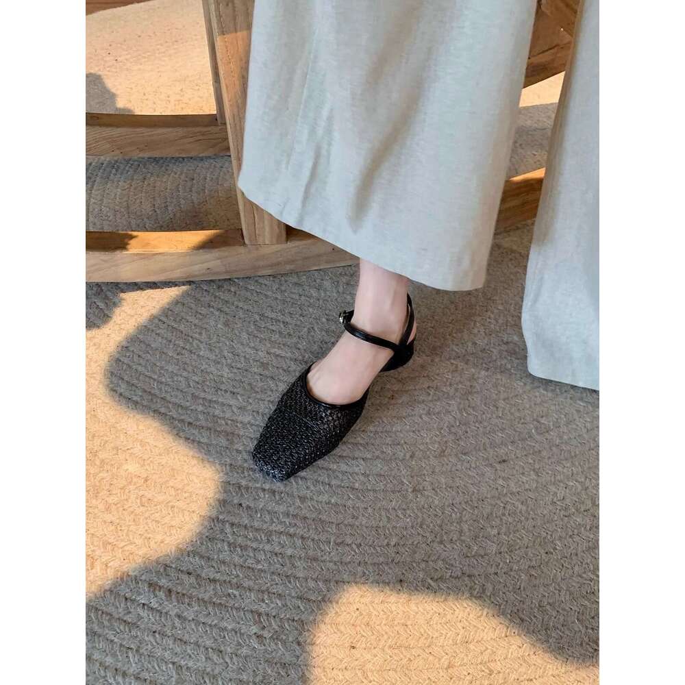 Designer French Hollow Woven Design Niche Single Shoes Summer Outdoor Closed-Toe Backless Sandals for Women
