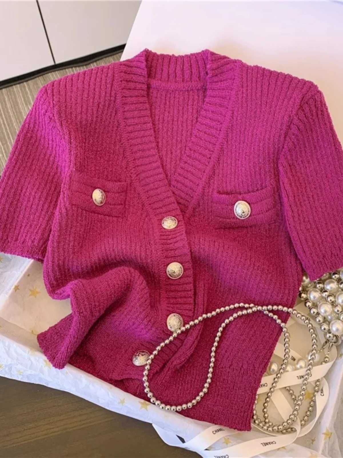 Elegant Button Short Sleeve Sweater Cardigan Womens Spring Summer Single Breasted Knitted T-shirt Sexy V-neck Slim Fit Top X2507241