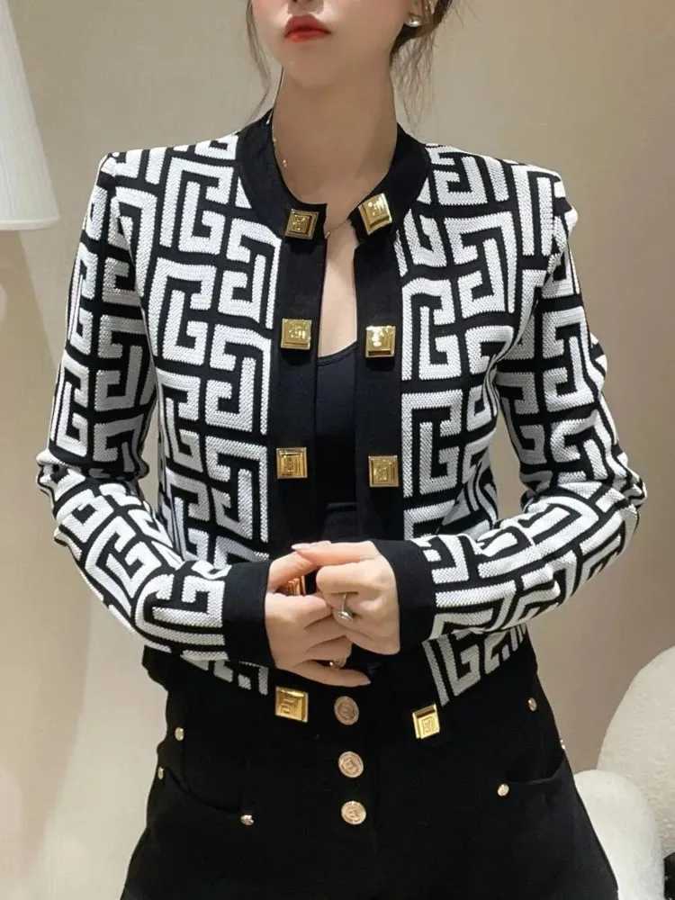 Vintage Fashion Geometric Pattern Knitted Cardigan Women Long Sleeve Short Tops 2024 New Chic Slim Jacket Casual Buttons Sweater X250724