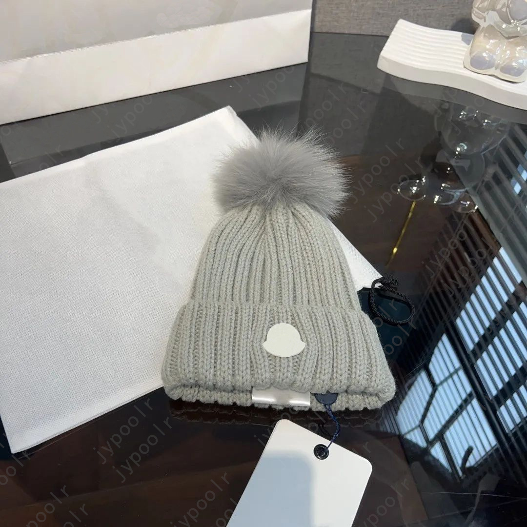 High quality Designer beanie Women Knit Beanie Warm Winter Hats Bobble Hat Fashion classic beanie Men and women Classic Design outdoor casual warm hat
